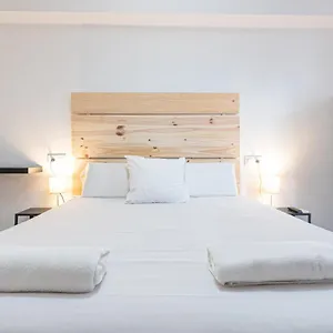 Easy Sants By Bossh! (adults Only) Albergue